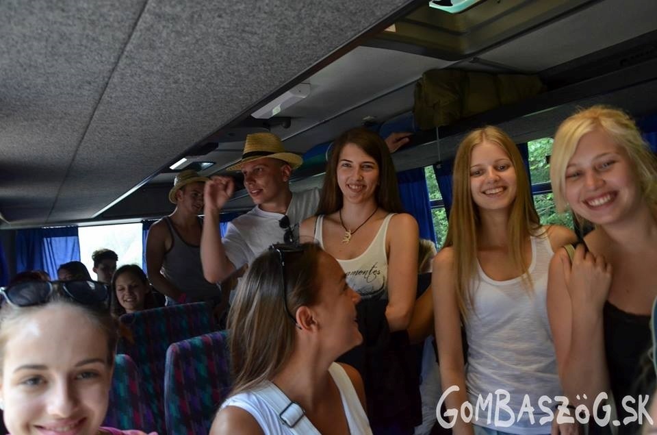 hangulat a
partybuszocskában