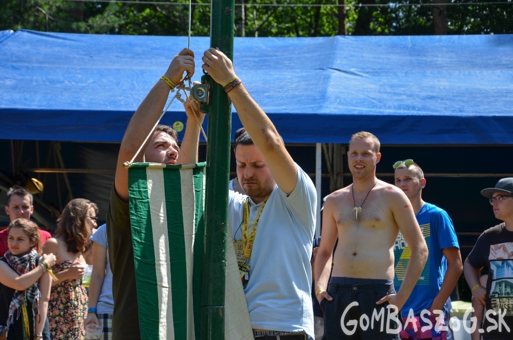 zaszlofelvonas